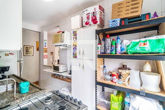 Cozinha de apartamento para alugar com 2 quartos, 48m² em Jardim das Vertentes, São Paulo