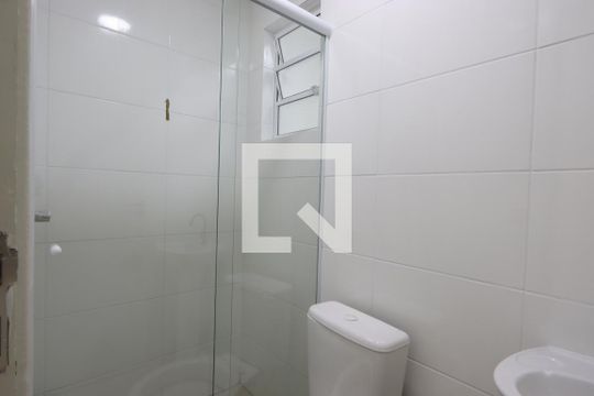 Banheiro de apartamento para alugar com 1 quarto, 39m² em Parque São Rafael, São Paulo