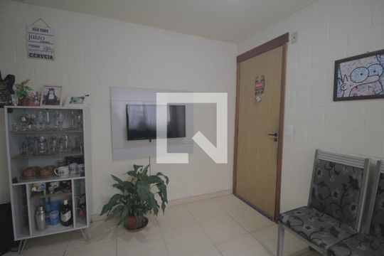 Sala de apartamento para alugar com 2 quartos, 38m² em Olaria, Canoas