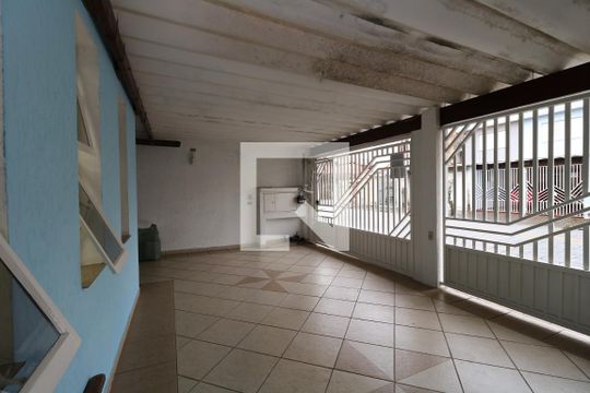 Garagem de casa à venda com 5 quartos, 240m² em Jardim Ocara, Santo André