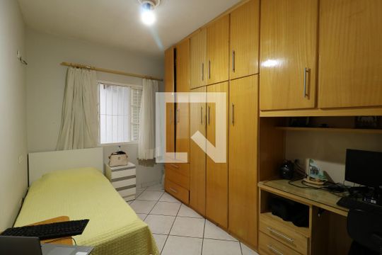 Quarto 1 de casa à venda com 5 quartos, 240m² em Jardim Ocara, Santo André