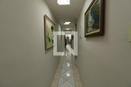 Corredor de casa à venda com 5 quartos, 240m² em Jardim Ocara, Santo André