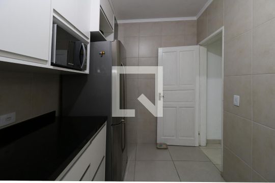 Cozinha da casa dos fundos de casa à venda com 5 quartos, 240m² em Jardim Ocara, Santo André