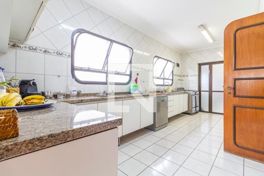 Cozinha de apartamento à venda com 4 quartos, 291m² em Jardim Paulista, São Paulo