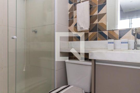 Banheiro de kitnet/studio à venda com 1 quarto, 28m² em Sé, São Paulo