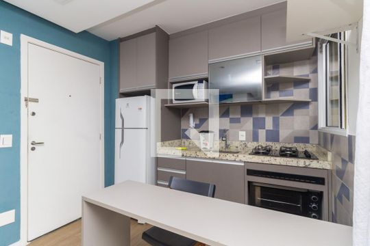 Cozinha de kitnet/studio à venda com 1 quarto, 28m² em Sé, São Paulo