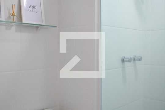 Banheiro de apartamento para alugar com 1 quarto, 40m² em Campina do Siqueira, Curitiba
