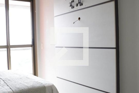 Quarto de apartamento para alugar com 1 quarto, 40m² em Campina do Siqueira, Curitiba
