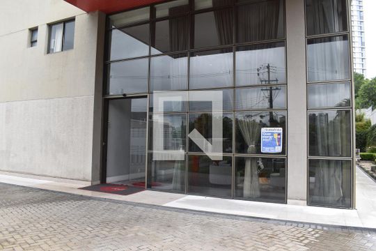 Fachada do prédio de apartamento para alugar com 1 quarto, 40m² em Campina do Siqueira, Curitiba