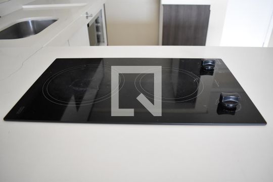 Cozinha de apartamento para alugar com 1 quarto, 40m² em Campina do Siqueira, Curitiba