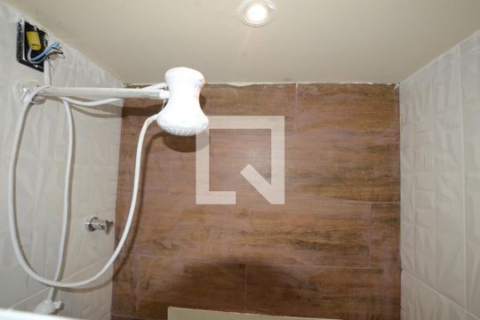 Banheiro de casa à venda com 1 quarto, 50m² em Vila da Penha, Rio de Janeiro
