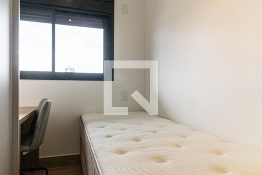 Quarto 1 de apartamento para alugar com 2 quartos, 45m² em Vila Buarque, São Paulo