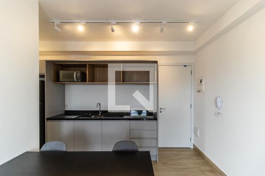 Cozinha de apartamento para alugar com 2 quartos, 45m² em Vila Buarque, São Paulo