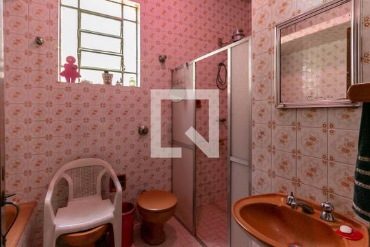 Banheiro Social de casa para alugar com 7 quartos, 400m² em Alto Barroca, Belo Horizonte