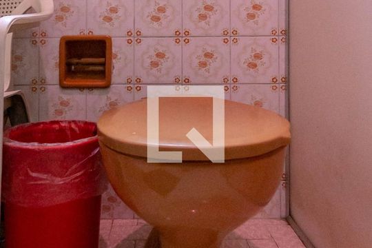 Banheiro Social de casa para alugar com 7 quartos, 400m² em Alto Barroca, Belo Horizonte