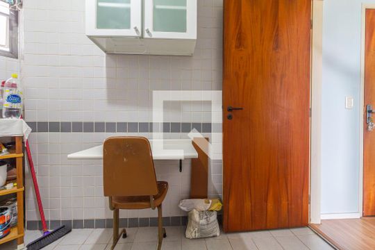 Cozinha de apartamento para alugar com 1 quarto, 39m² em Pinheiros, São Paulo