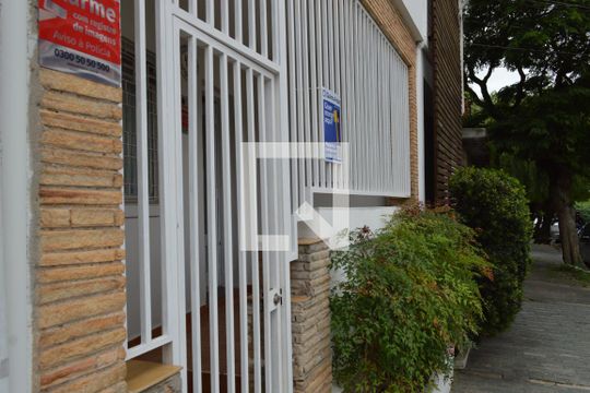 Fachada de casa à venda com 3 quartos, 120m² em Vila Mariana, São Paulo