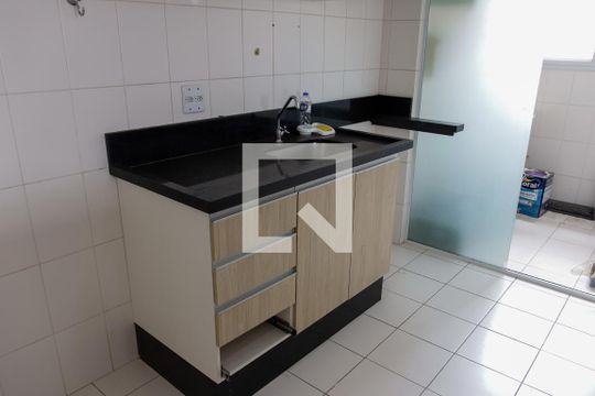 Cozinha de apartamento para alugar com 3 quartos, 68m² em Santo Antônio, Osasco