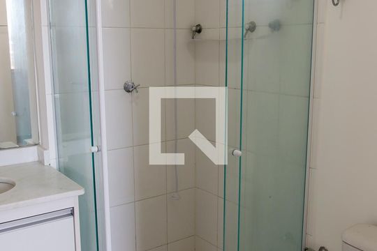 Banheiro da Suíte 3 de apartamento para alugar com 3 quartos, 68m² em Santo Antônio, Osasco