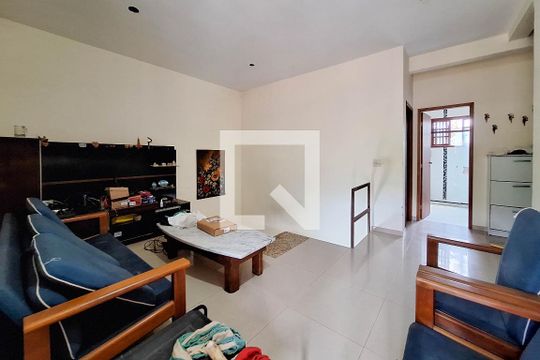Sala 2 de casa para alugar com 5 quartos, 350m² em Engenho do Mato, Niterói