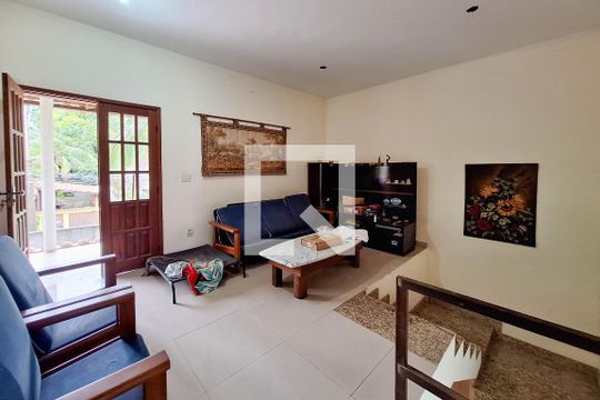 Sala 2 de casa para alugar com 5 quartos, 350m² em Engenho do Mato, Niterói