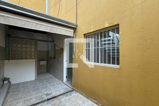 Quintal de casa de condomínio à venda com 2 quartos, 110m² em Jardim California, Barueri
