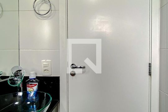 Banheiro de apartamento à venda com 2 quartos, 41m² em Cambuci, São Paulo