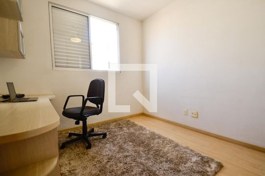 Quarto de apartamento para alugar com 3 quartos, 100m² em Sagrada Família, Belo Horizonte