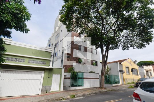 Fachada  de apartamento para alugar com 3 quartos, 100m² em Sagrada Família, Belo Horizonte