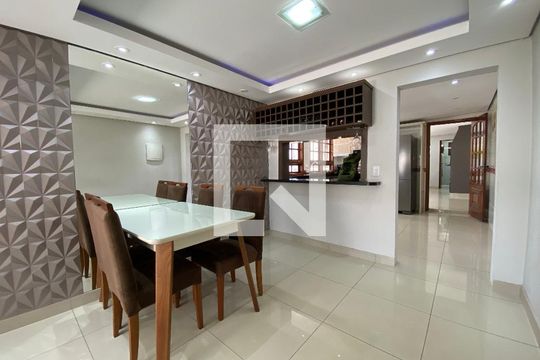 Sala de casa à venda com 3 quartos, 400m² em Nossa Senhora das Graças, Canoas