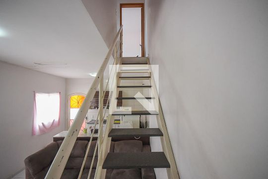 Casa 2 - Escada de casa à venda com 4 quartos, 150m² em Vila Suzana, São Paulo