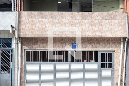 Fachada de casa à venda com 5 quartos, 269m² em Taboão, Diadema