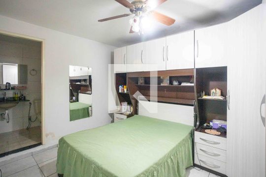 Quarto Suíte de casa à venda com 5 quartos, 269m² em Taboão, Diadema