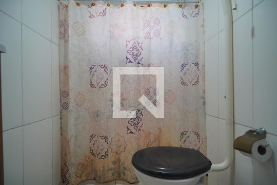 Banheiro de casa para alugar com 2 quartos, 60m² em Campina, São Leopoldo