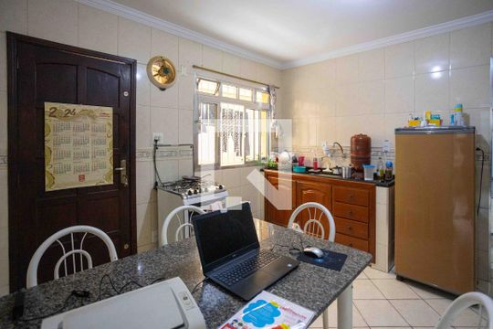 Cozinha de casa à venda com 7 quartos, 250m² em Taboão, Diadema