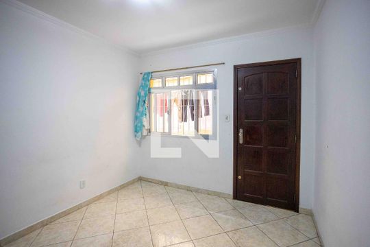 Sala de casa à venda com 7 quartos, 250m² em Taboão, Diadema