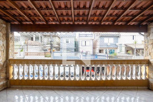 Varanda de casa à venda com 7 quartos, 250m² em Taboão, Diadema