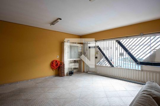 Garagem de casa à venda com 7 quartos, 250m² em Taboão, Diadema