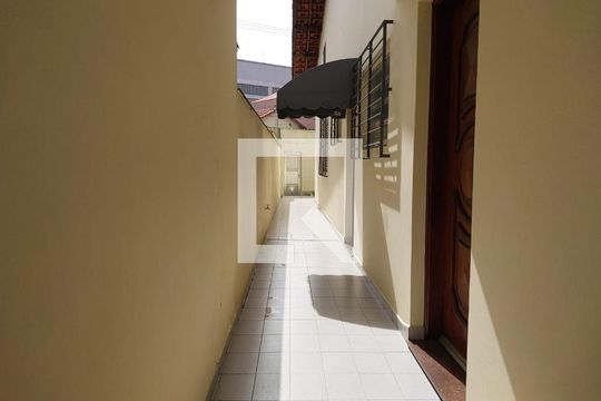 Corredor de casa à venda com 3 quartos, 200m² em Vila Vera, São Paulo