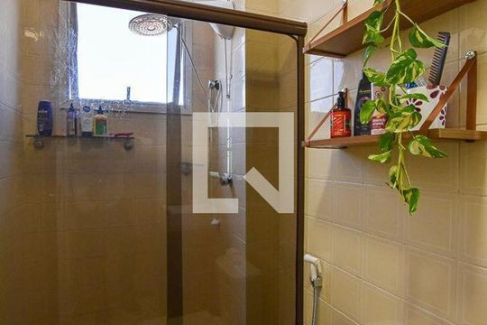 Banheiro Social de apartamento à venda com 3 quartos, 180m² em Icaraí, Niterói