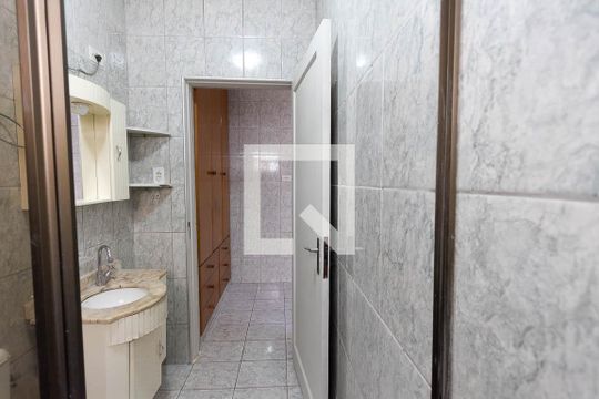 Banheiro de casa à venda com 2 quartos, 112m² em Vila Hamburguesa, São Paulo