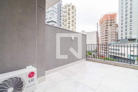 Varanda de kitnet/studio para alugar com 1 quarto, 39m² em Sumarezinho, São Paulo