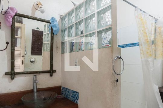 Banheiro de casa à venda com 4 quartos, 119m² em Grajaú, Rio de Janeiro
