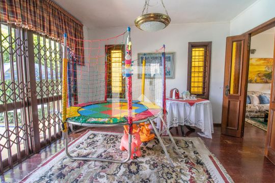 Playground de casa à venda com 3 quartos, 310m² em Boa Vista, Porto Alegre