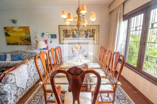 Sala de casa à venda com 3 quartos, 310m² em Boa Vista, Porto Alegre