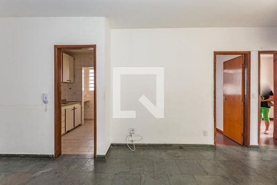 Sala de apartamento para alugar com 3 quartos, 73m² em Padre Eustáquio, Belo Horizonte