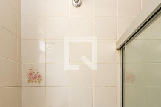 Banheiro de apartamento para alugar com 3 quartos, 73m² em Padre Eustáquio, Belo Horizonte