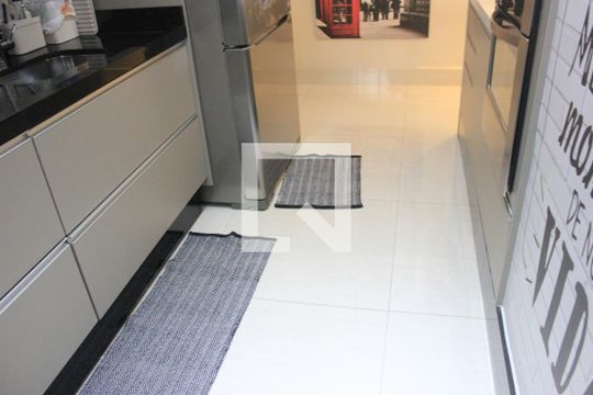 Cozinha de apartamento para alugar com 2 quartos, 75m² em Vila Augusta, Guarulhos