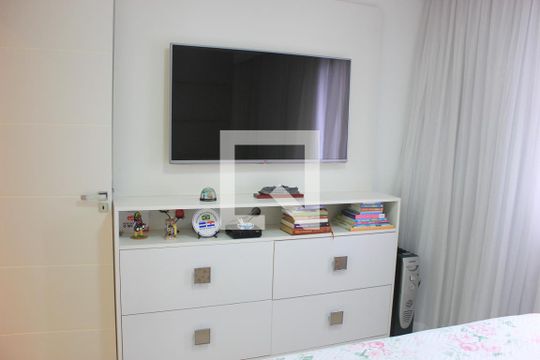 Suíte de apartamento para alugar com 2 quartos, 75m² em Vila Augusta, Guarulhos