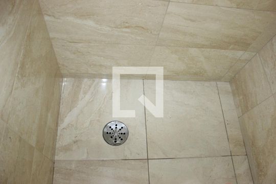 Banheiro da Suíte de apartamento para alugar com 2 quartos, 75m² em Vila Augusta, Guarulhos